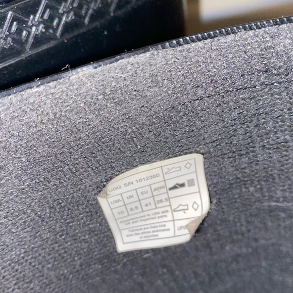 BRAND NEW UGG SHAYN RAIN BOOT. worn 2x - Picture 7 of 8